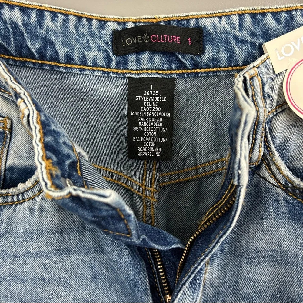 NWT Love Culture Wide Leg Distressed Celine Jeans Size 28 - Picture 6 of 11